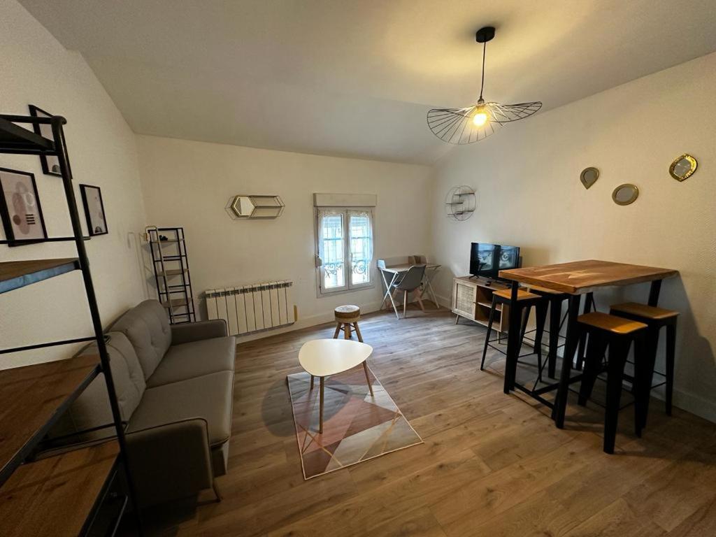 Le Petit Rempart Apartman Niort Kültér fotó